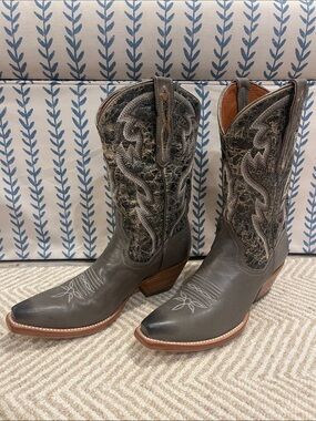 Women’s Dan Post Cowgirl Boots